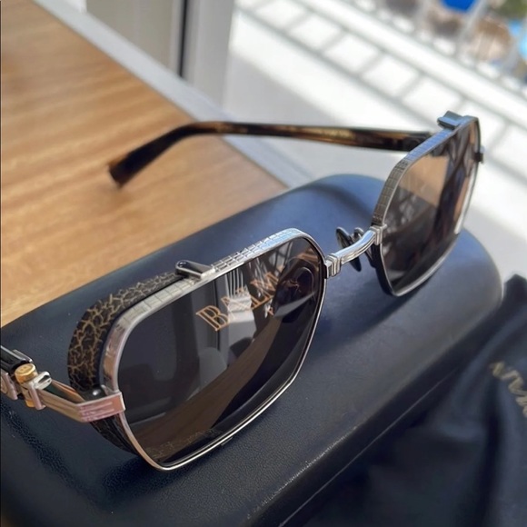 ❌SOLD❌ Balmain Sunglasses by Akoni - Picture 5 of 7